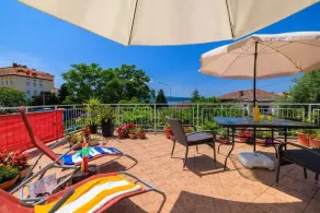Holiday apartment with terrace and sea view - Image 5