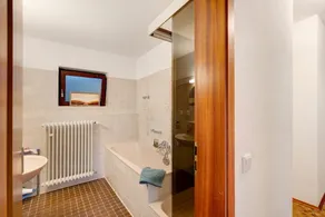 Appartement \"Murgperle\" avec vue sur les montagnes, terrasse privée et Wi-Fi - Image 5