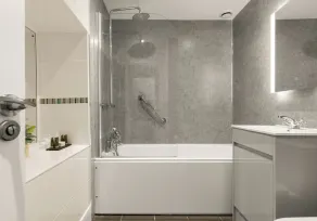 A cosy countryside cottage with a hot tub under the stars... - Image 2