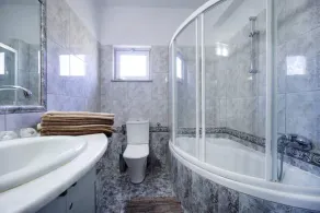 Vue illimité Mer ~ Artistique appartement 2 chambres - à côté de la plage - la nature autour de - Image 2
