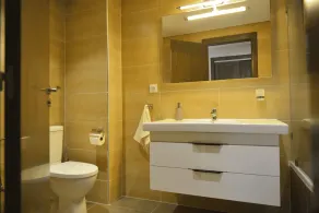 Luxury Apartment with Sea View - Image 4