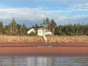 Waterfront Luxury Beach House, Private Beach on South Shore, open all year - Image 5