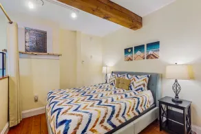 Welcoming studio w/ full kitchen, futon, partial AC - close to skiing & hiking - Image 3