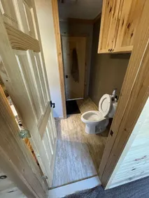 Conveniently Secluded Cabin - Image 3