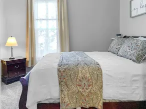 All New Private and Cozy in great location - Image 5