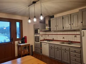 Simple, comfortable village house - Image 3