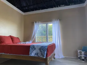Charming 2-Bedroom Retreat with AC, Sea & Mountain Views, Steps from Downtown! - Image 5