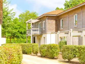 Lakeside Maisonette Retreat - Image 5