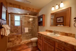 Jolie Cabin - Image 2