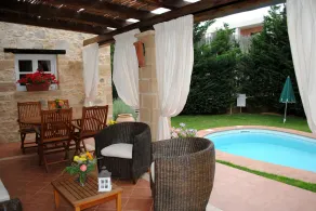 Rock House's Villa Rhapsody Isolé avec piscine privée et jardin très calme. - Image 5