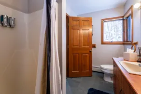 Luxury Ski House on Killington Mtn, 2 beds & Den w/ 3 en-suite baths, hot tub - Image 4