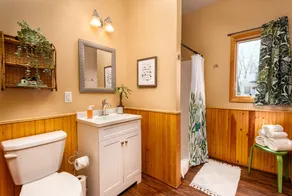 Charming Cottage near Niagara Falls and Buffalo - Image 2