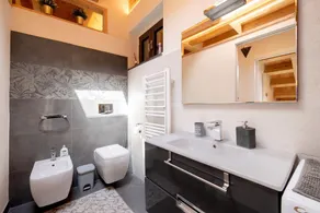 Holiday Home \"Relax e Felicità\" Lake View, Private Jacuzzi, Shared Heated Indoor Pool - Image 4