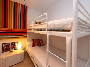 Fin lejlighed for 6 personer med pool, WIFI, TV og balkon - Image 4