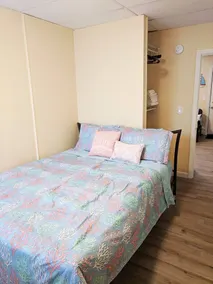 350 yards to the Beach. Pet Friendly. Free Parking - Image 4