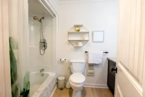 3 Bedroom Lakefront less than 1 hr from Halifax with Hot Tub, WIFI and AC - Image 3