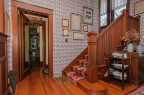 Red Brick Farmhouse B&B - Emma's Room - Image 2