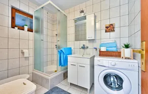 Stunning home in Seketin - Image 3
