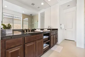 Elegant Desert Luxury 4 Bedroom Home - Image 3