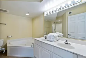 Malibu Pointe - 705 - Image 5