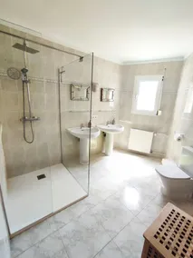 Spacious, quiet house with a view of the sea - Image 3