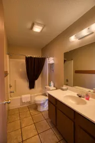 2 Bedroom Cabin- Lewis and Clark Resort - Image 2