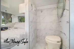 Getaway Skoolie- OFF Grid & Take you wherever your heart desire - Image 4