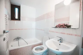 Oak House - Image 3