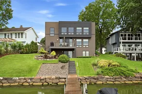 Lakefront Luxury - Image 5