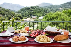 Romantic Holiday Home in Drosia - Image 2