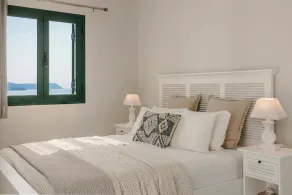 Seaspray Villa is a 3 bedroom Villa front of the sea with private swimming pool - Image 4