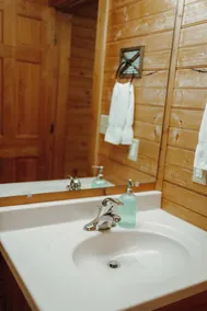 Stunning Blue Ridge Mountain View Cabin with Covered Hot Tub in Luray, VA - Image 5