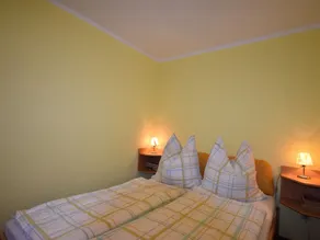 Quaint Bungalow in Reddelich near Baltic Sea Coast - Image 4