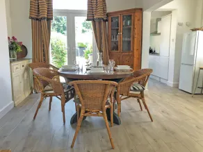 Alojamiento de 2 habitaciones en Heswall, near Liverpool - Image 5