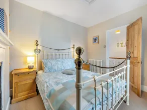 3 chambres à coucher à Cromer - Image 5