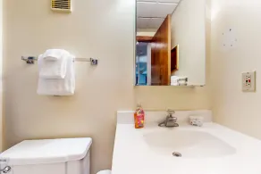 Comfortable mountain gem with pool, mountain views, & indoor parking space - Image 3