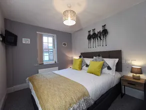 George Hudson Ground floor apartment with parking - Image 5