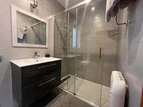 Hermosa villa, con capacidad para 6 personas con piscina privada y acceso WiFi - Image 4