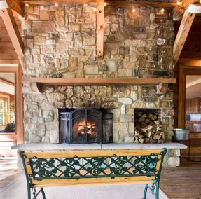 Luxuriöse Timber Frame Mountaintop Lodge, atemberaubende Aussicht, 5 Suiten, Chefküche - Image 3
