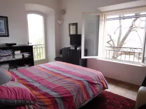 9 pers 220 m² Authentic Provencal farmhouse in Ostal - Image 5
