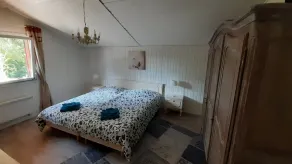 Lovely cottage at stock pond - Image 3
