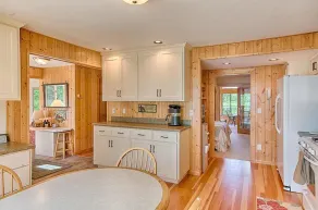 Cozy retreat on TWO Lakes for the price of one! 4 beds 3 baths + sauna - Image 4