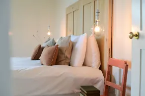 Cottage with Stunning Sea views - Image 2