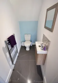 Comfortable home with mod cons in a peaceful area giving you a homely feel. - Image 3