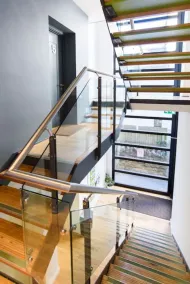 The Loft | Trendy Top Floor 1 Bed | Oakfield Apts - Image 2