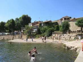 Gracieuse grande maison dans le village historique de Languedoc - Image 2