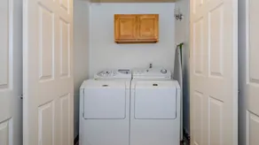 Cozy- Quaint Downtown Delight! - Image 2