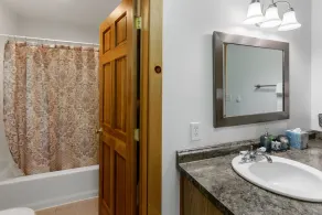 Bright Mountain Stay - Image 4