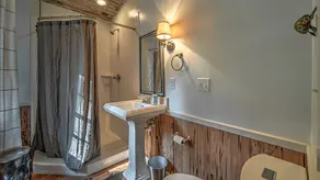 4-BR Hatcher House w/ docks, pool, & private firepit on Emma's Driftwood Farm - Image 2