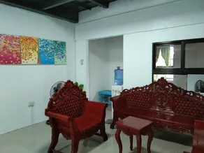 Jolie maison dans une rue calme - Image 3